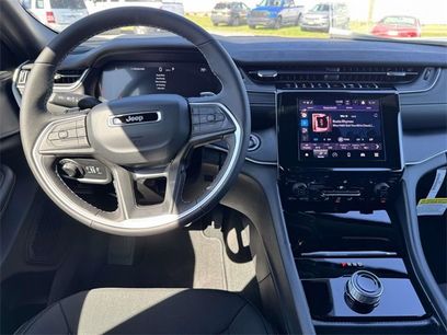 New 2025 Jeep Grand Cherokee Laredo w/ Luxury Tech Group I