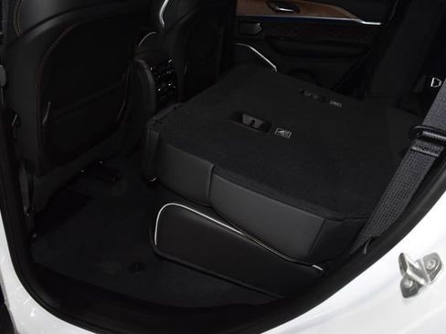 New 2025 Jeep Grand Cherokee Summit image 30