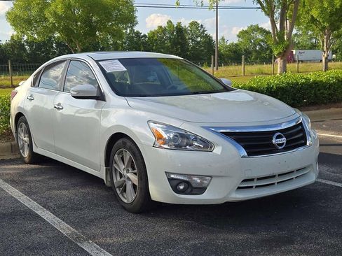 Used 2014 Nissan Altima 2.5 SL w/ Technology Package FWD image 1