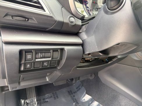 Used 2018 Subaru Crosstrek 2.0i Limited image 19