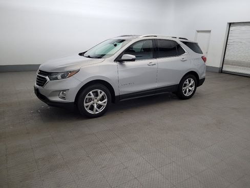 Used 2019 Chevrolet Equinox LT AWD/4WD image 2
