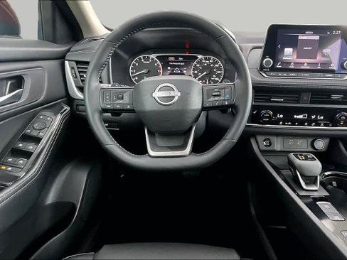 Certified 2026 Nissan Rogue SV w/ SV Premium Package FWD image 6