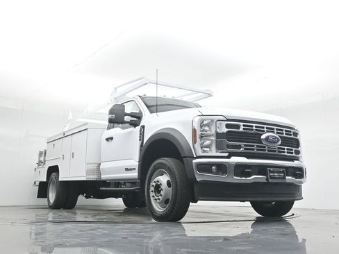 New 2025 Ford F450 XL w/ XL Chrome Package image 58