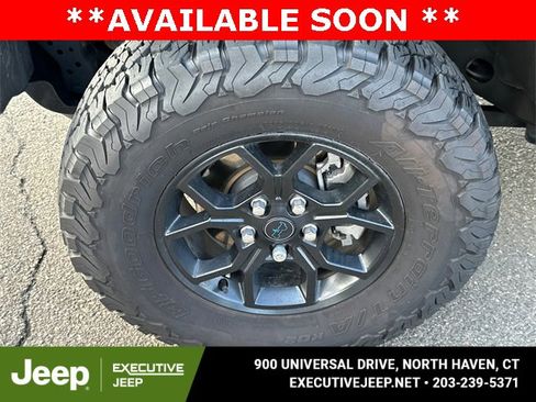 Used 2024 Jeep Wrangler Unlimited image 8