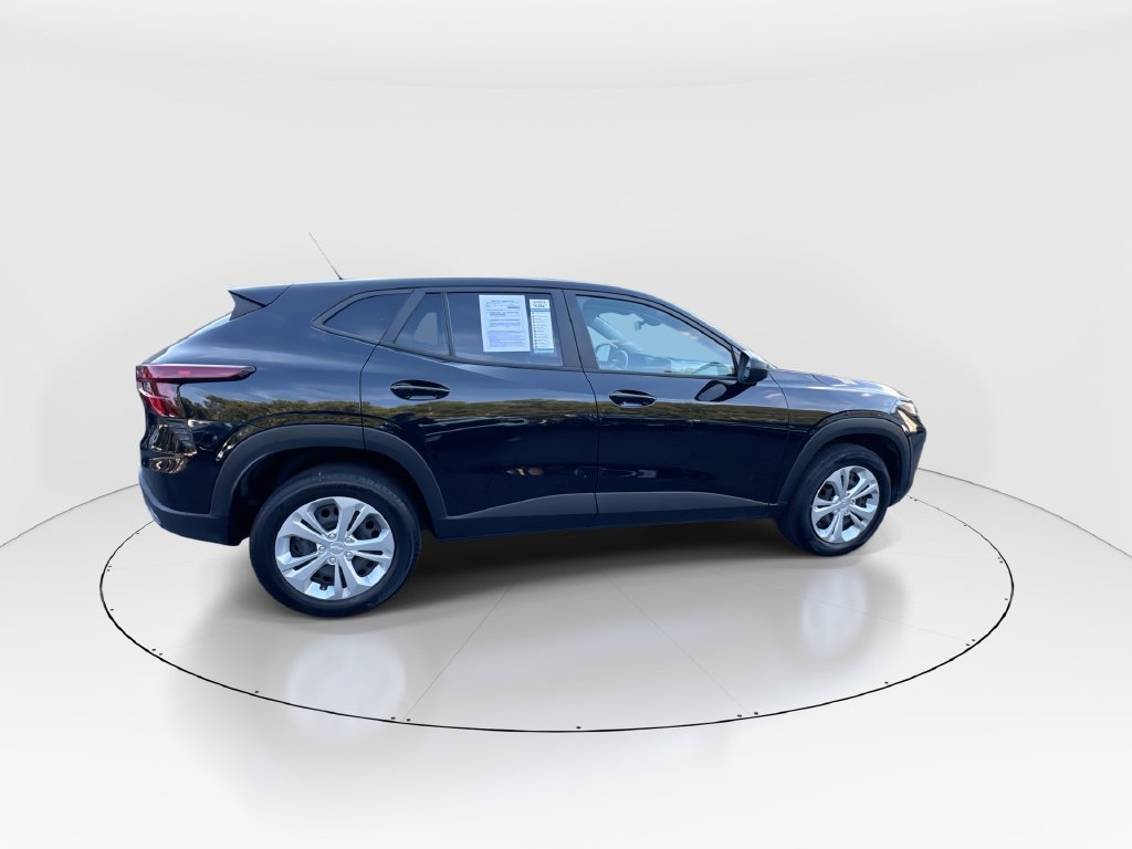 Used 2024 Chevrolet Trax LS FWD image 9