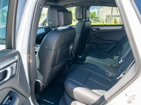 Certified 2026 Porsche Macan AWD/4WD image 23
