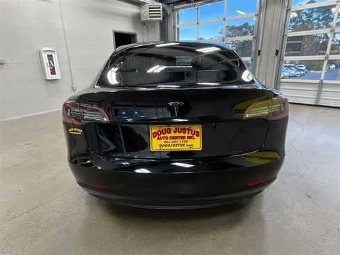 Used 2018 Tesla Model 3 Long Range image 4