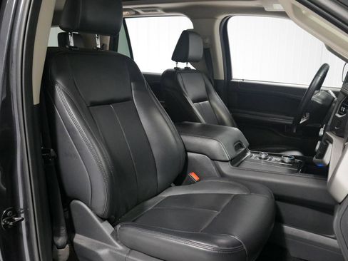 Certified 2024 Ford Expedition XLT image 16