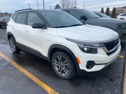 Used 2023 Kia Seltos S w/ Navigation Package