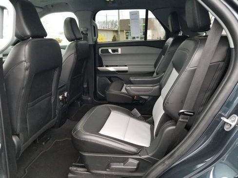 Certified 2022 Ford Explorer XLT w/ Equipment Group 202A image 17