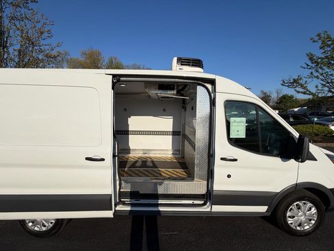 Used 2018 Ford Transit 250 148 Medium Roof w/ Exterior Upgrade Package RWD image 23