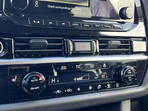 Used 2024 Nissan Pathfinder SL image 29