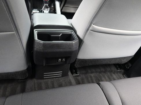 Used 2024 Toyota Tacoma TRD Off-Road image 19