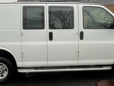 Used 2023 GMC Savana 2500 w/ Driver Convenience Package image 5