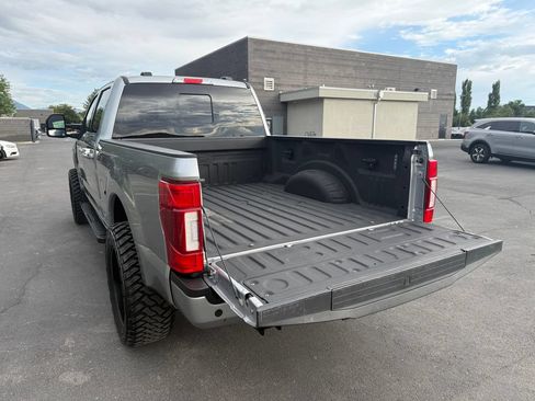 Used 2022 Ford F250 Lariat w/ Black Appearance Package AWD/4WD image 13