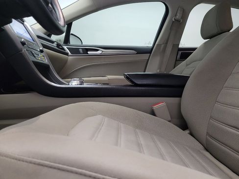 Used 2020 Ford Fusion SE FWD image 17