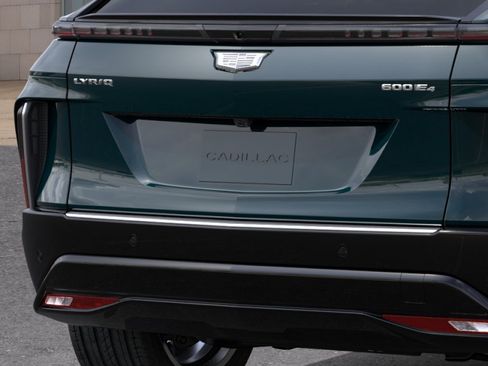New 2026 Cadillac Lyriq Signature Luxury AWD/4WD image 14