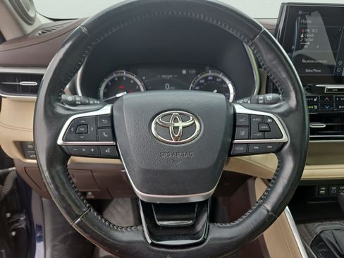 Used 2022 Toyota Highlander Platinum AWD/4WD image 19