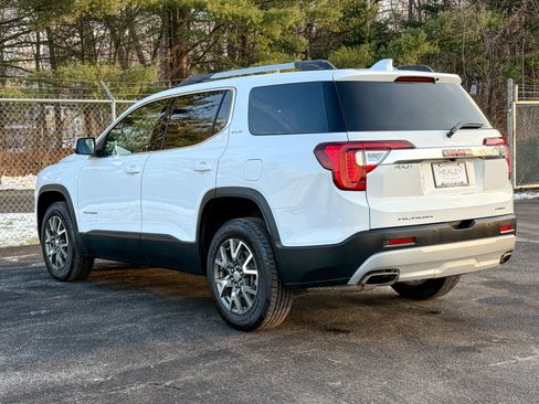 Used 2023 GMC Acadia SLE w/ Driver Convenience Package image 6