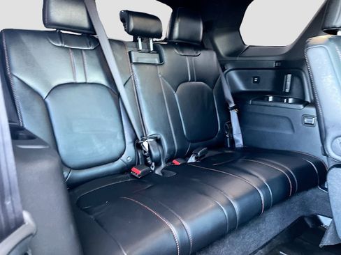 Used 2025 Honda Pilot TrailSport image 26