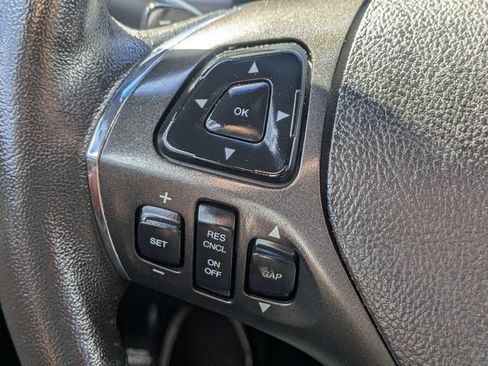 Used 2013 Lincoln MKS FWD image 25