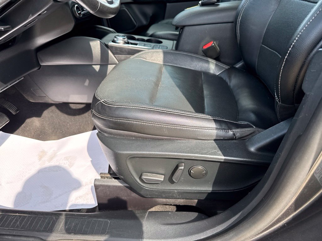 Used 2020 Ford Escape Titanium AWD/4WD image 27