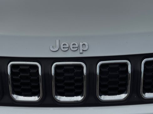 Certified 2025 Jeep Compass Sport AWD/4WD image 10