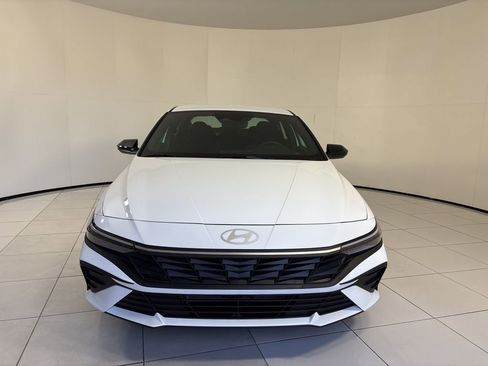 New 2025 Hyundai Elantra SEL FWD image 8