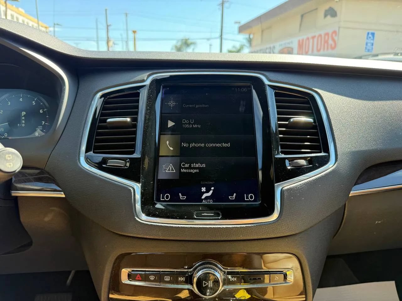 Used 2017 Volvo XC90 T6 Momentum w/ Vision Package AWD/4WD image 41