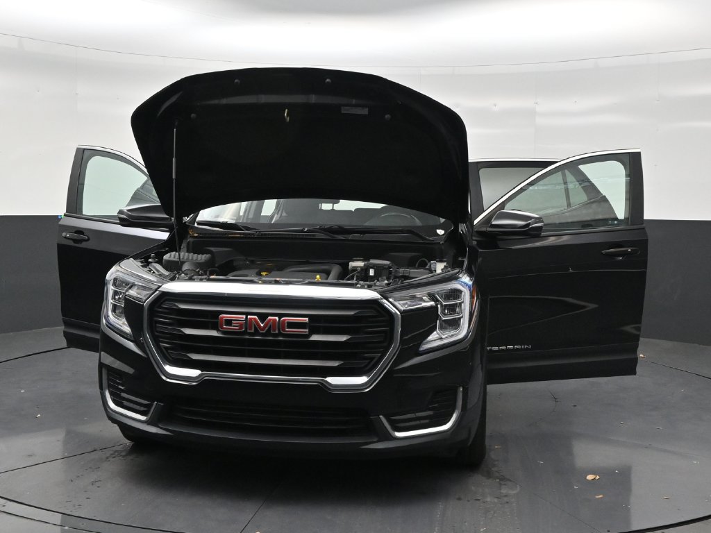 Used 2023 GMC Terrain SLE FWD image 32