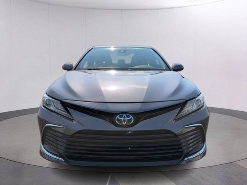 Used 2023 Toyota Camry XLE FWD image 8
