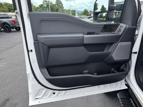 Used 2026 Ford F450 Lariat w/ Lariat Premium Package AWD/4WD image 11
