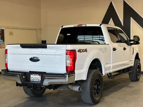 Used 2018 Ford F250 XLT AWD/4WD image 6