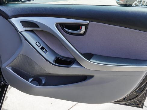 Used 2016 Hyundai Elantra SE w/ Option Group 02 FWD image 25