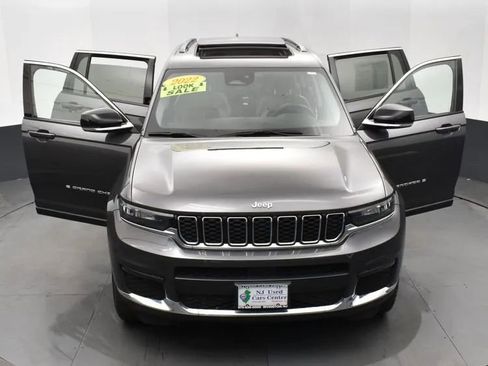 Used 2022 Jeep Grand Cherokee L Limited image 10