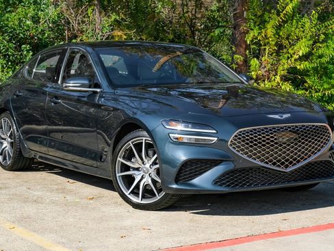 Used 2023 Genesis G70 2.0T image 8