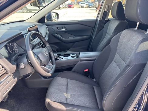 Used 2025 Nissan Rogue SV AWD/4WD image 29