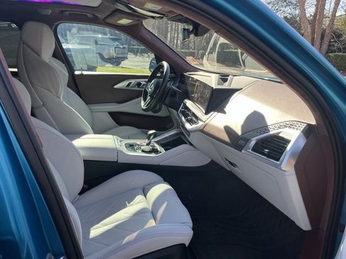 Used 2024 BMW XM image 11