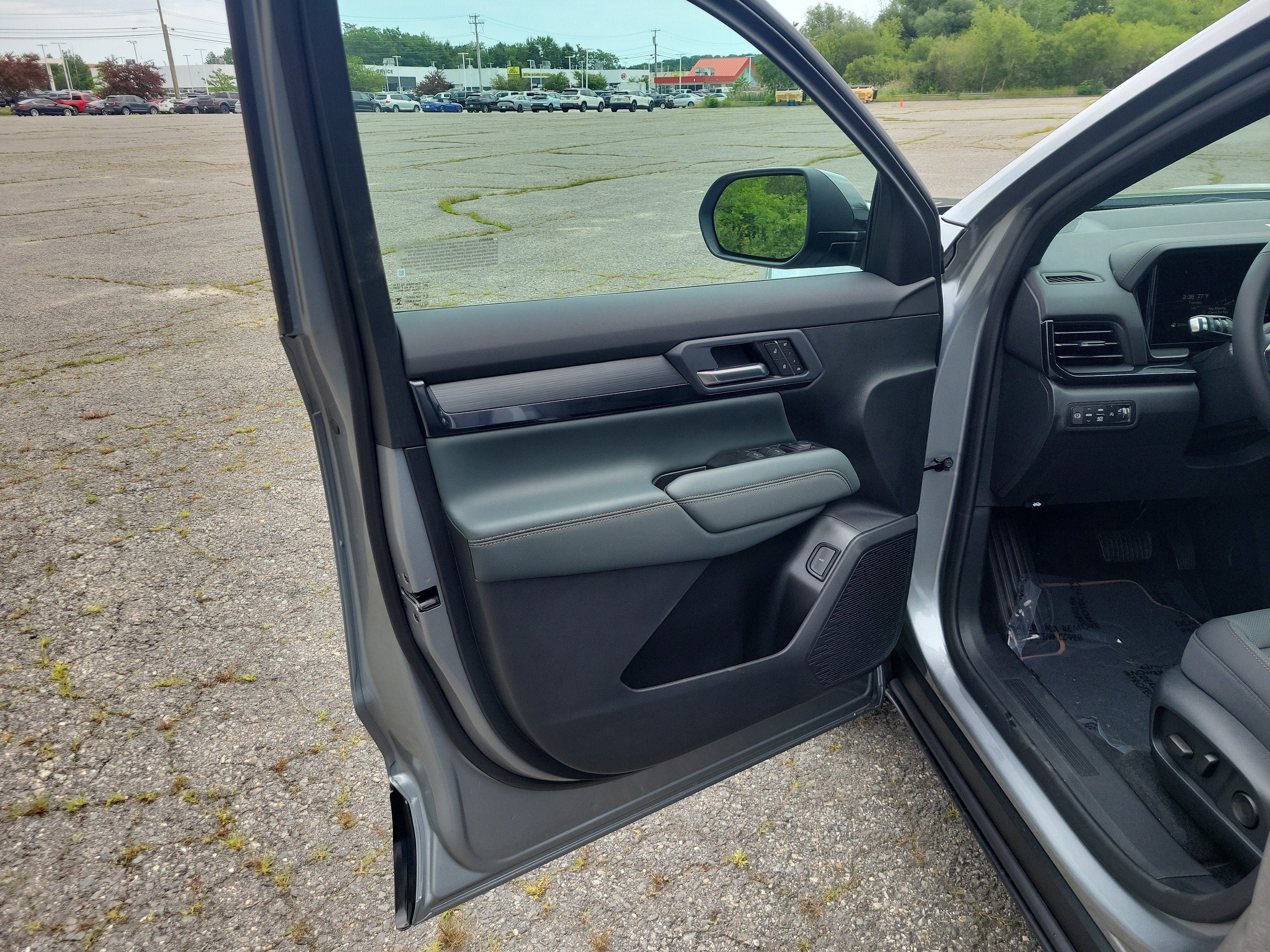 New 2027 GMC Terrain AT4 w/ Convenience Package III AWD/4WD image 17