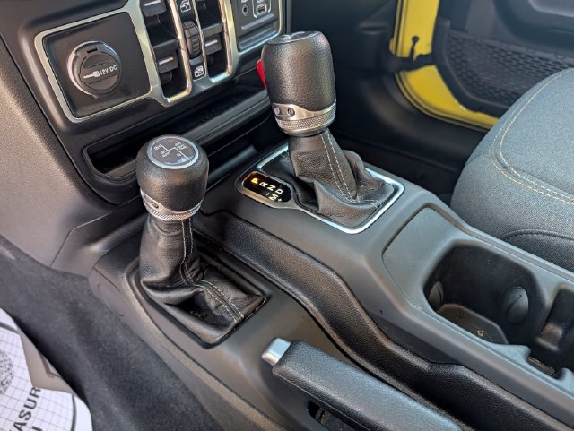 Used 2024 Jeep Wrangler Unlimited w/ Dual Top Group AWD/4WD image 24