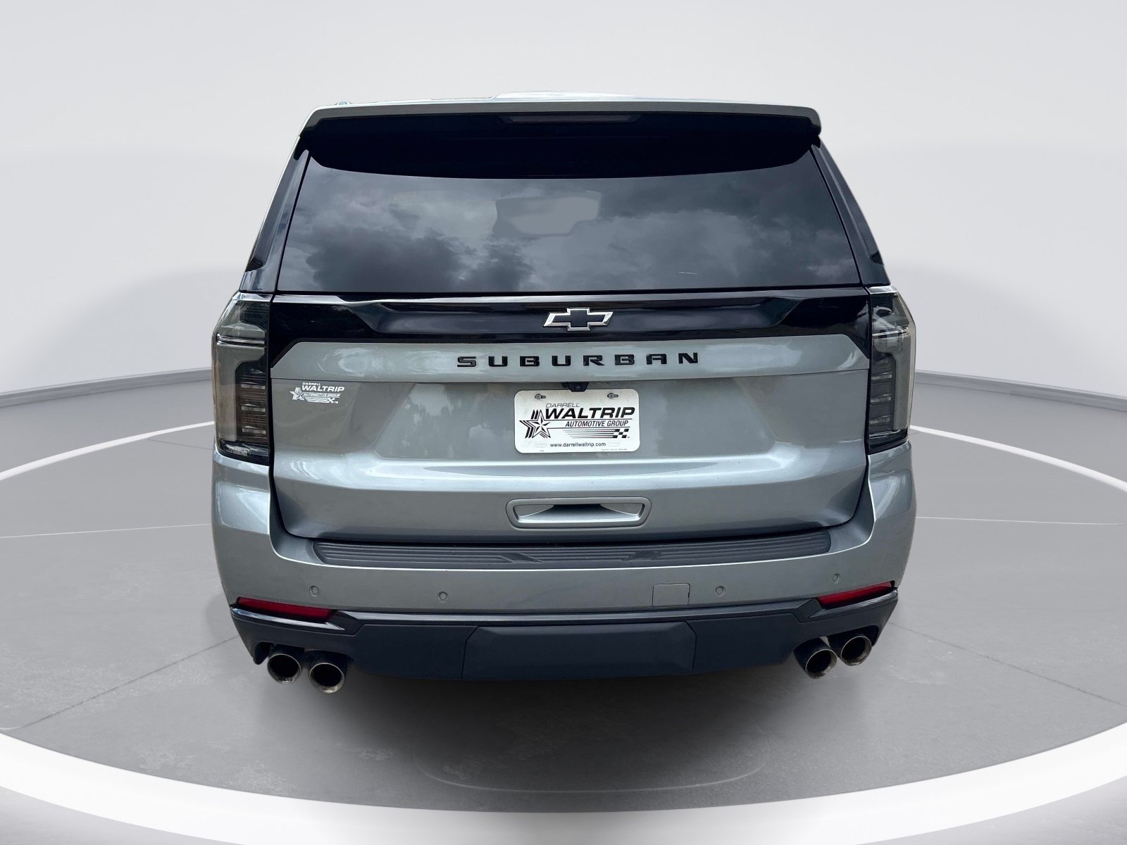 Used 2025 Chevrolet Suburban Z71 w/ Comfort Package AWD/4WD image 7