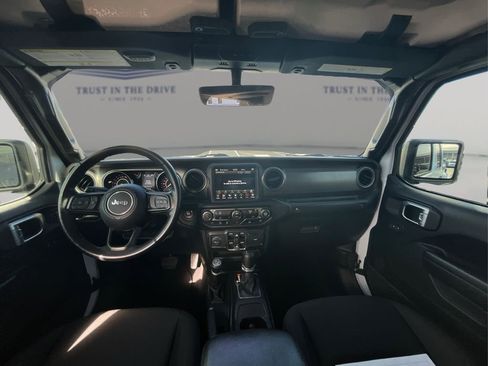 Used 2022 Jeep Gladiator Sport image 25