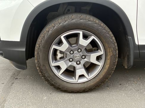 Used 2023 Honda Passport TrailSport image 13