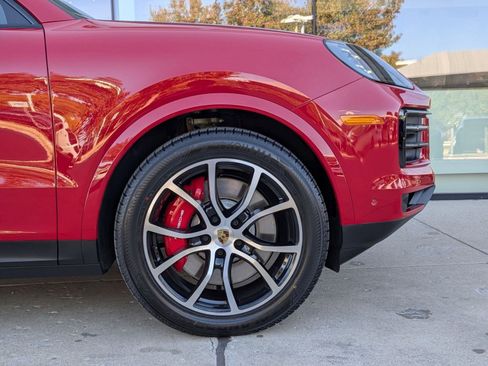 Used 2024 Porsche Cayenne S image 11