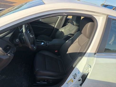 Used 2025 Cadillac CT4 Luxury image 5