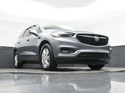 Used 2018 Buick Enclave Essence image 45