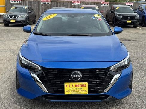 Used 2025 Nissan Sentra SV FWD image 2