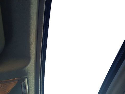 Used 2021 Toyota RAV4 XLE Premium image 11