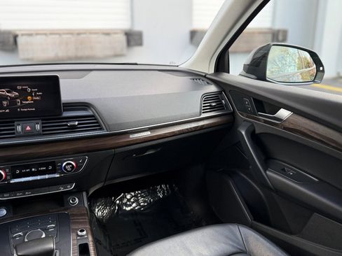 Used 2018 Audi Q5 2.0T Premium w/ Convenience Package image 23