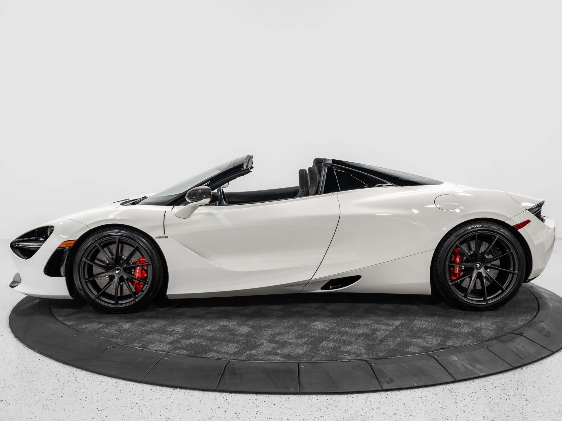 Used 2021 McLaren 720S Performance RWD image 5